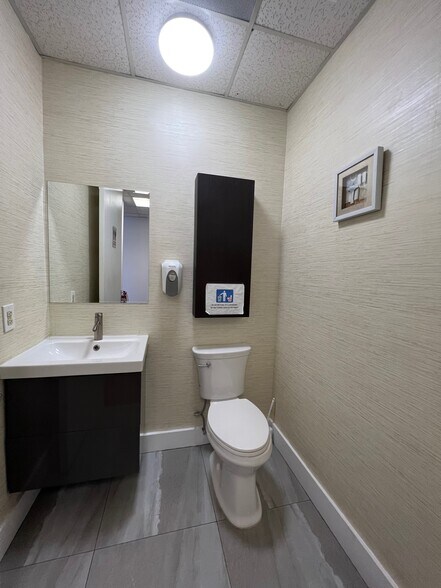 More Photos Of 20101-20161 NE 16th Pl, Miami Loft Creative Space For Sale