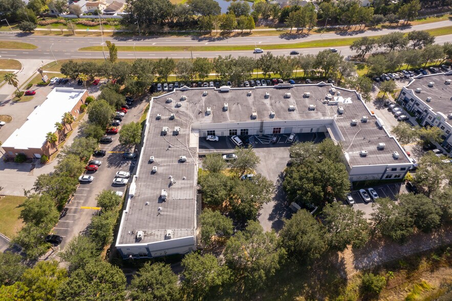 More Photos Of 422 S Alafaya Trl, Orlando Loft Creative Space For Sale