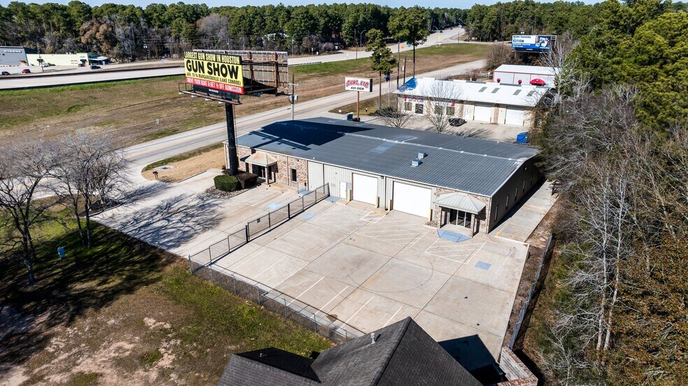 Primary Photo Of 3607 N Loop 336, Conroe Light Manufacturing For Lease
