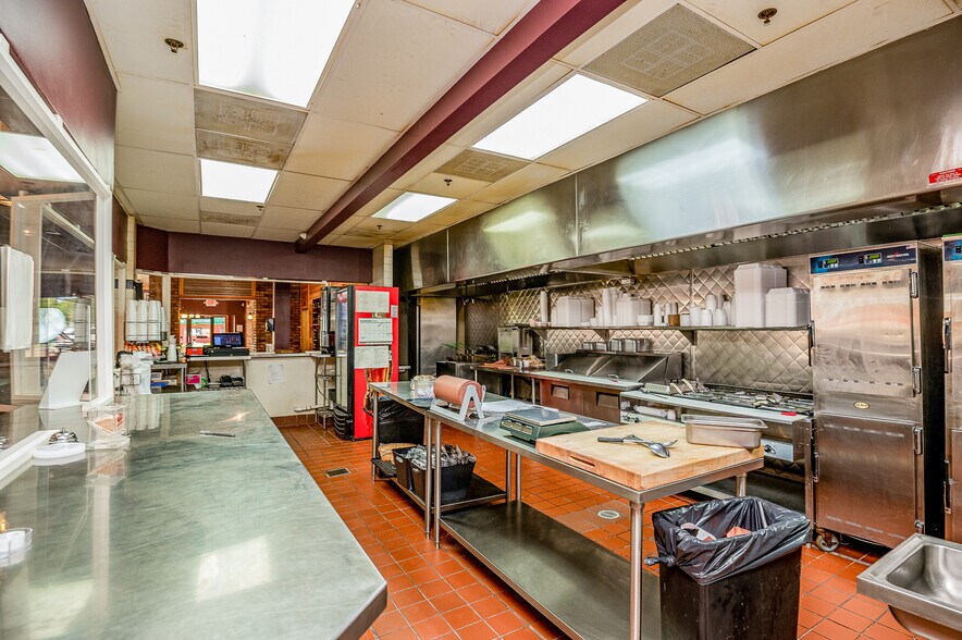 More Photos Of 3301 Cypress Creek Pky, Houston Restaurant For Sale