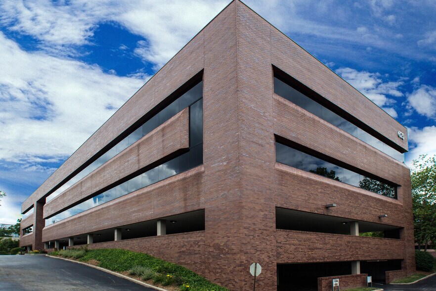 More Photos Of 675 Old Ballas Rd, Creve Coeur Medical For Lease