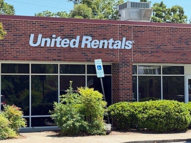 More Photos Of 5-7 Oak Branch Dr, Greensboro Office For Sale