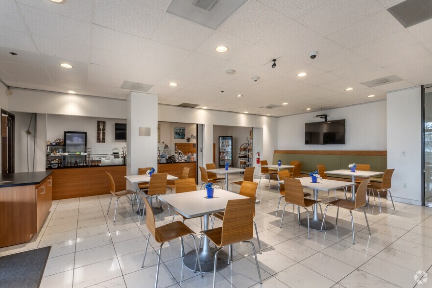 More Photos Of 14405 Walters Rd, Houston Office For Lease