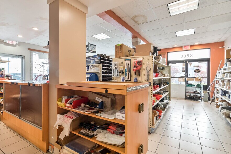 More Photos Of 3200 NW South River Dr, Miami Manufacturing For Lease