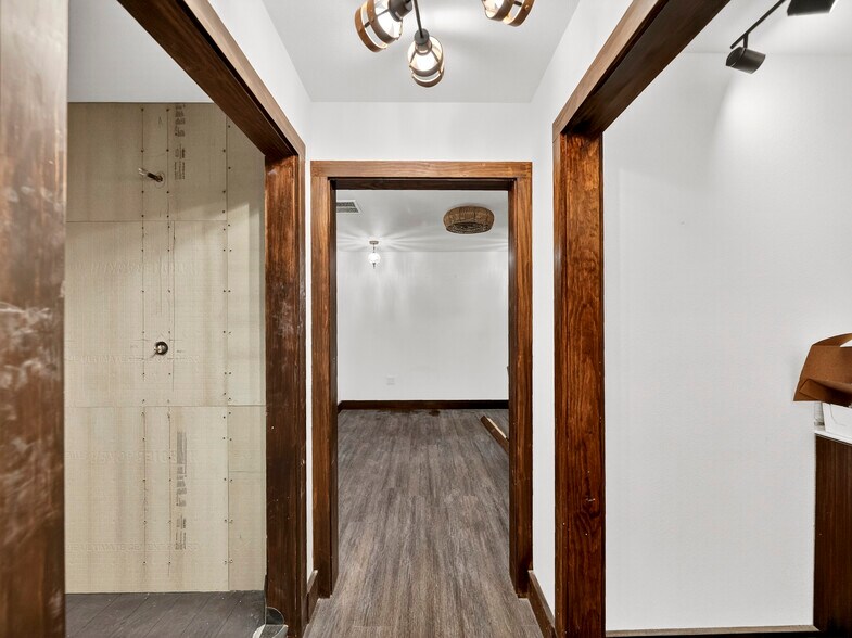 More Photos Of 612 N Third Street, Princeton Office For Sale