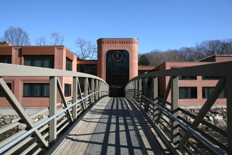 More Photos Of 200 Pemberwick Rd, Greenwich Loft Creative Space For Lease