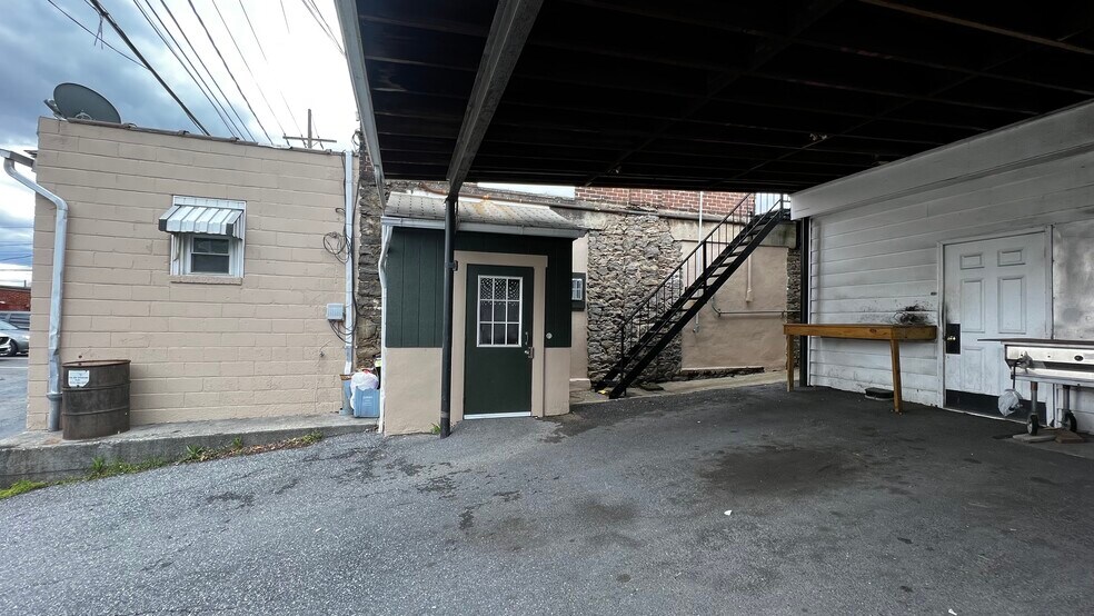 More Photos Of 1708 Washington Blvd, Easton Restaurant For Lease