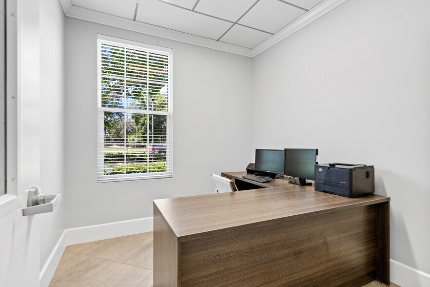 More Photos Of 2651 20th St, Vero Beach Medical For Sale