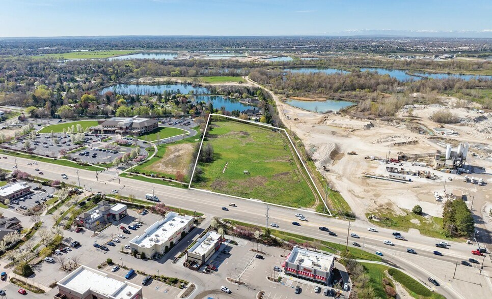 More Photos Of 2900 E State St, Eagle Land For Sale
