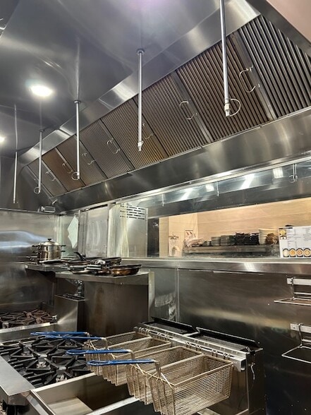More Photos Of 6523-6529 Hollywood Blvd, Los Angeles Storefront For Lease