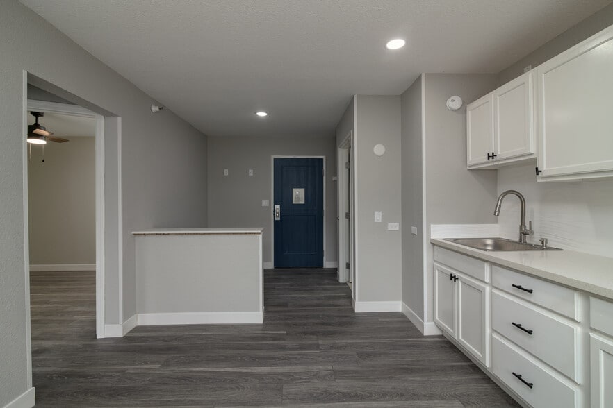 More Photos Of 3211 S 79th East Ave, Tulsa Apartments For Sale