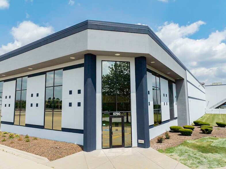 More Photos Of 5750 W 118th St, Alsip Unknown For Lease