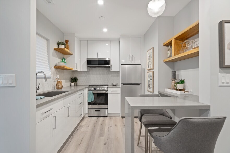 More Photos Of 14724 Inglewood Ave, Lawndale Apartments For Sale