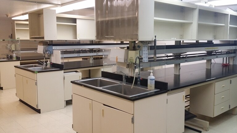 More Photos Of 1910-1920 5th St, Davis Light Manufacturing For Sale