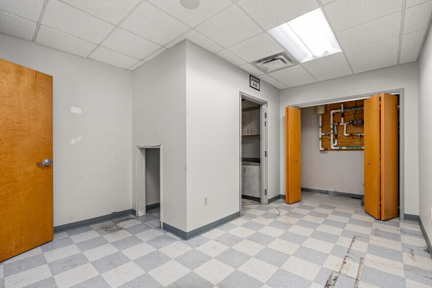 More Photos Of 77-87 Glade Dr, Kittanning Flex For Sale