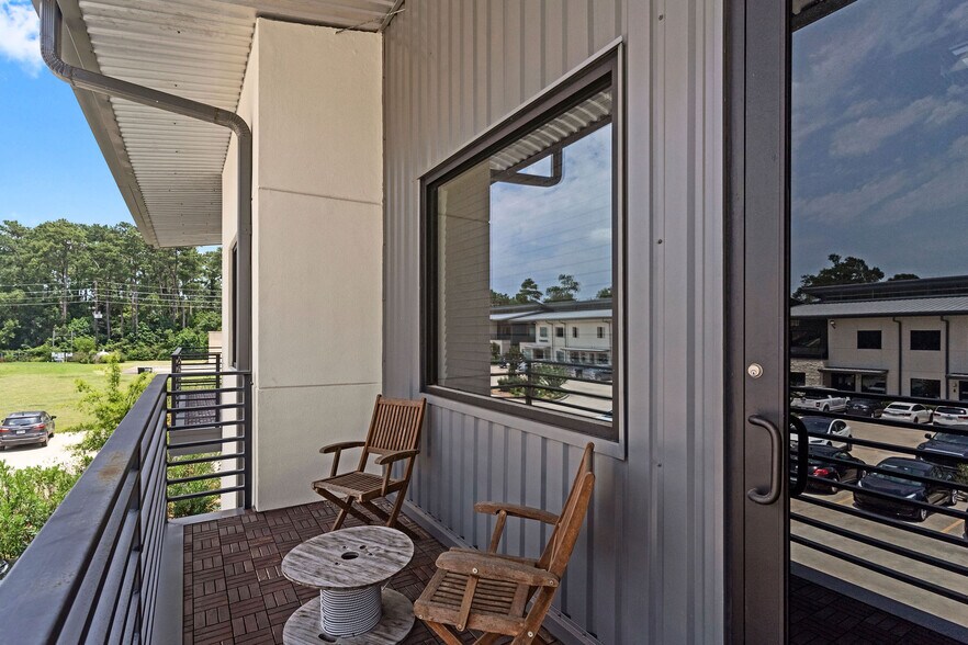 More Photos Of 1330 Rayford Park Rd, Spring Loft Creative Space For Lease