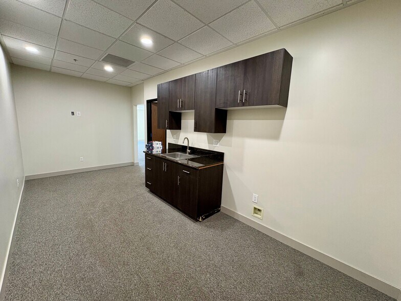 More Photos Of 1715 Corrigan Ct, La Verne Warehouse For Lease