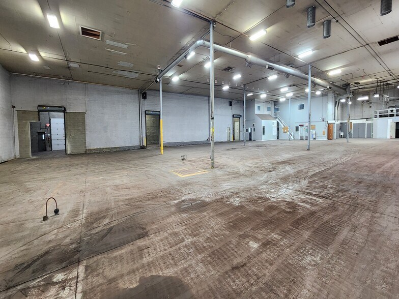 More Photos Of 1810 Kosmina Rd, Vernon Manufacturing For Sale