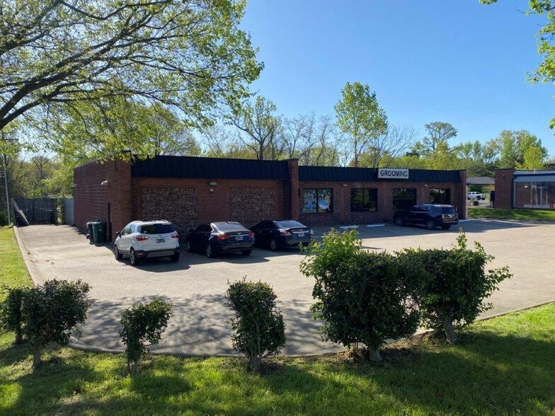 Primary Photo Of 485 N Mount Juliet Rd, Mount Juliet General Retail For Sale