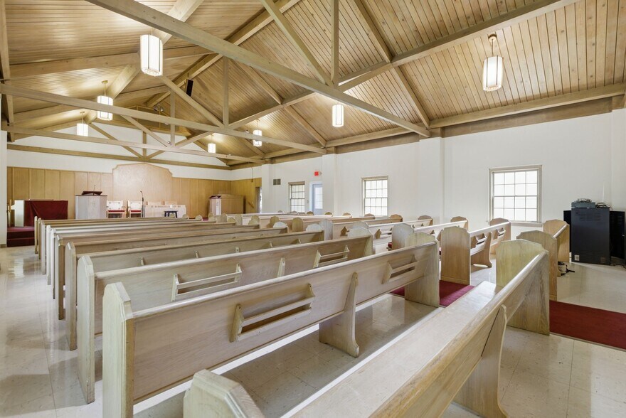 More Photos Of 405 S Westmore Ave, Lombard Religious Facility For Sale