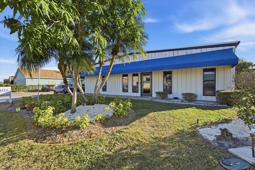 More Photos Of 711 60th St Ct E, Bradenton Light Distribution For Sale