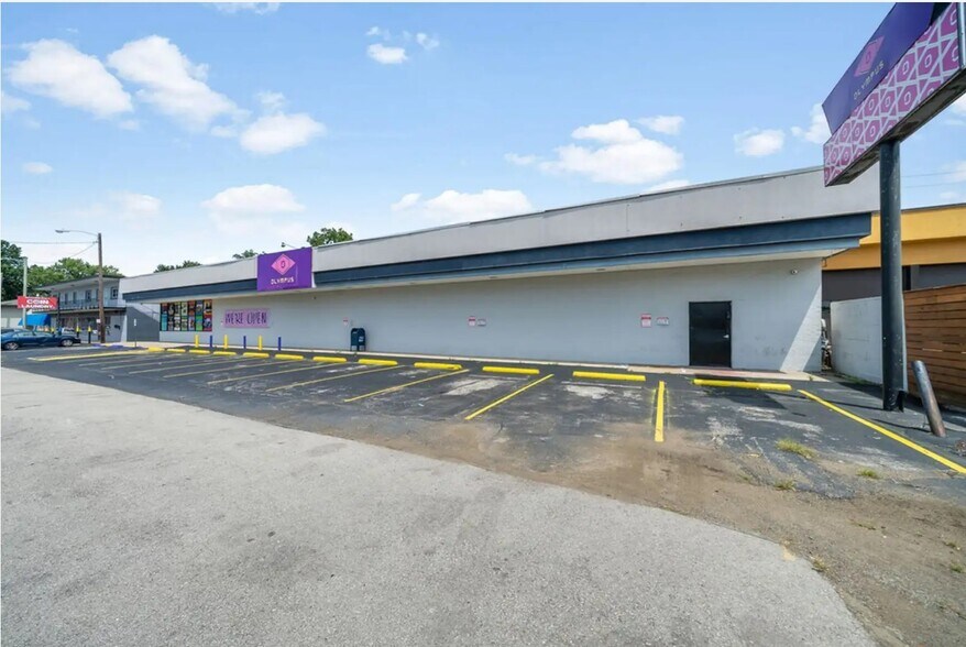 More Photos Of 4741 Rockford Plz, Louisville Freestanding For Sale