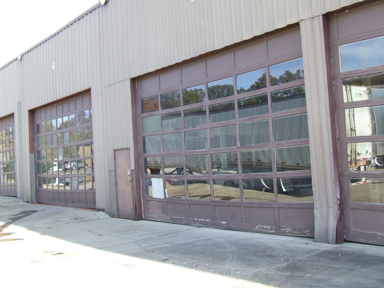 More Photos Of 876 N Lenola Rd, Moorestown Warehouse For Lease