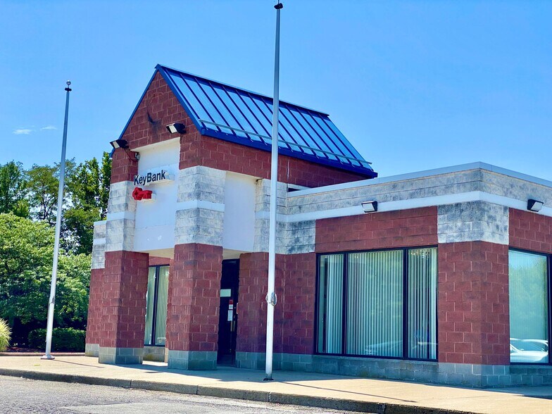 More Photos Of 738 Route 9, Fishkill Unknown For Lease