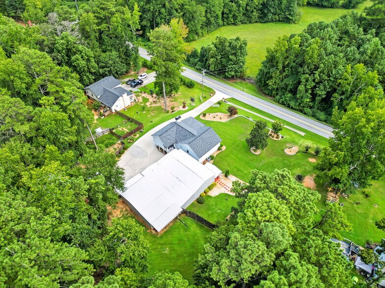 Primary Photo Of 84 Ledbetter Rd, Villa Rica Light Distribution For Sale