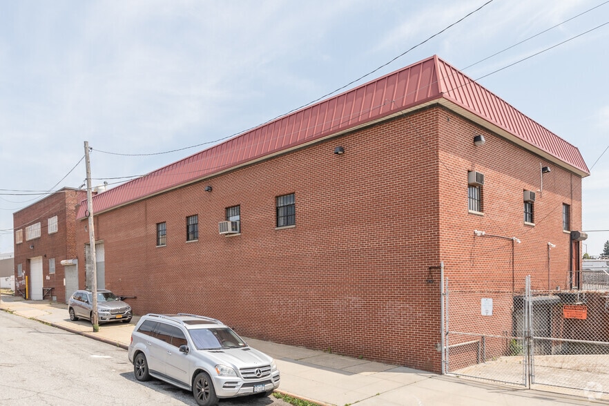 More Photos Of 50-25 35th St, Long Island City Manufacturing For Lease