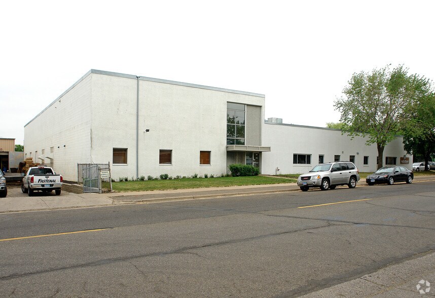 More Photos Of 976 W Minnehaha Ave, Saint Paul Warehouse For Sale