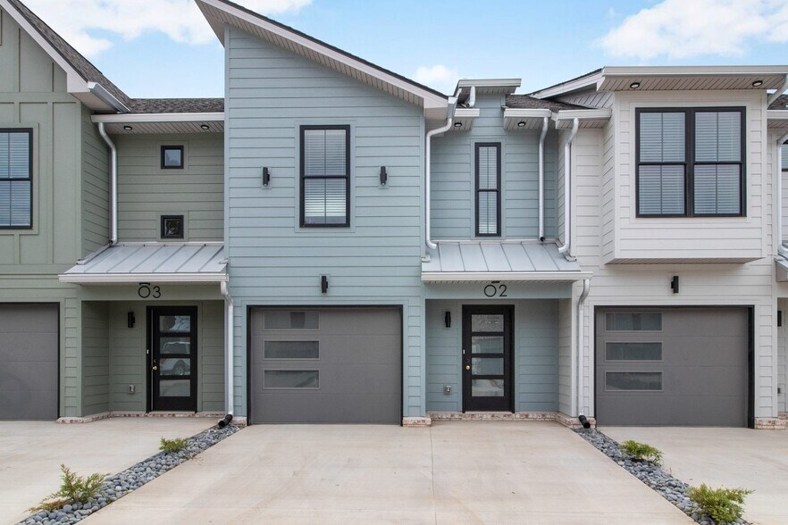 More Photos Of 725 Hornbuckle Rd, Clarksville Apartments For Sale