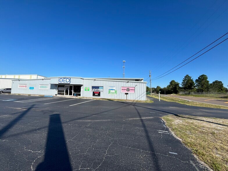 More Photos Of 16645 US Highway 19, Hudson Showroom For Sale