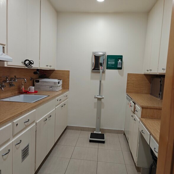 More Photos Of 326-328 N Maclay Ave, San Fernando Medical For Lease