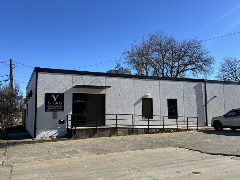 Primary Photo Of 325 W McKinney St, Denton Office Residential For Lease