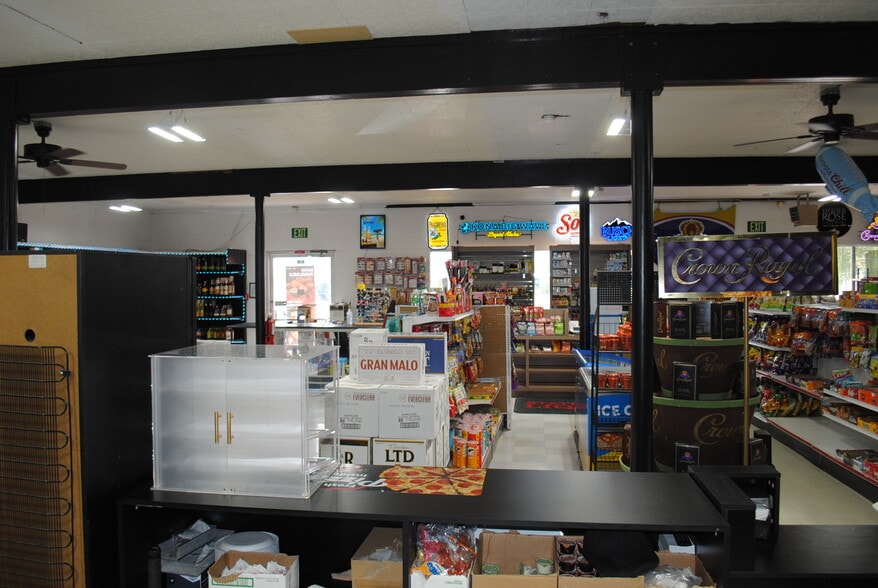 More Photos Of 810 HWY 93, Jackpot Convenience Store For Sale