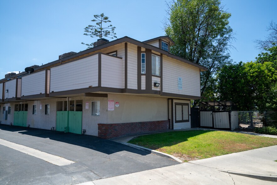 More Photos Of 1280 E La Palma Ave, Anaheim Apartments For Sale