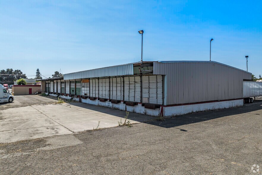 More Photos Of 900 F St, West Sacramento Truck Terminal For Sale