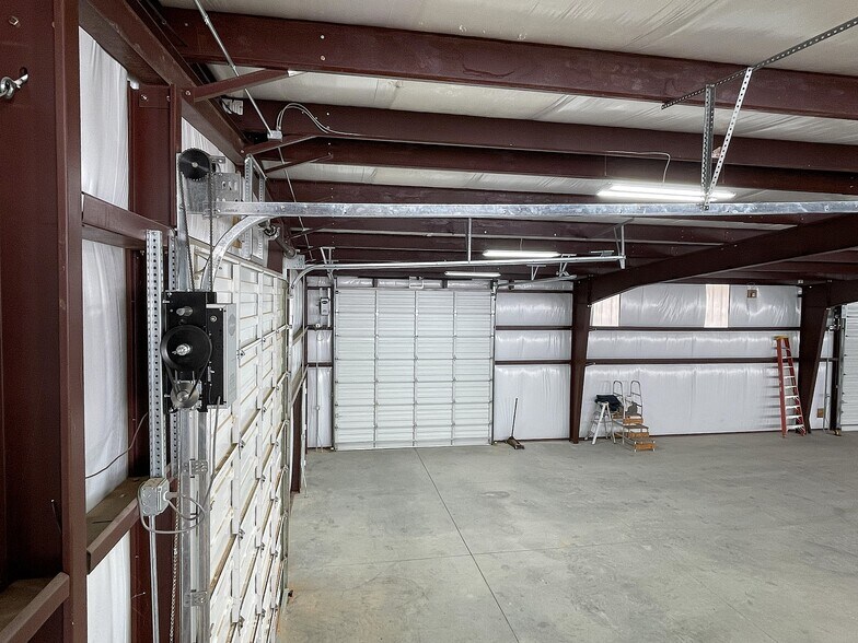 More Photos Of 825 Cannonball dr, Big Water Research And Development For Lease