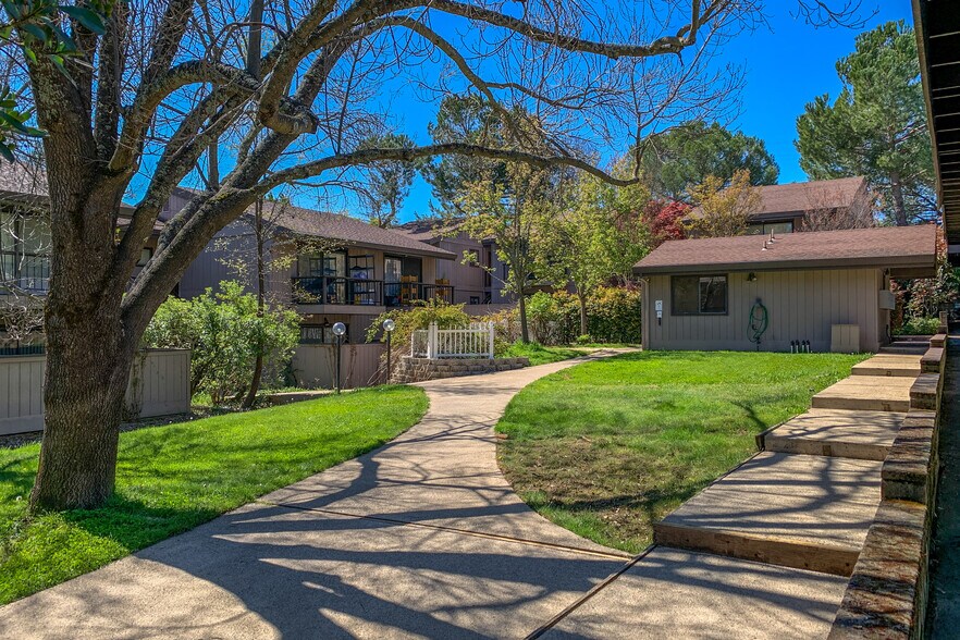 More Photos Of 2572 Knollwood Ct, Cameron Park Apartments For Sale