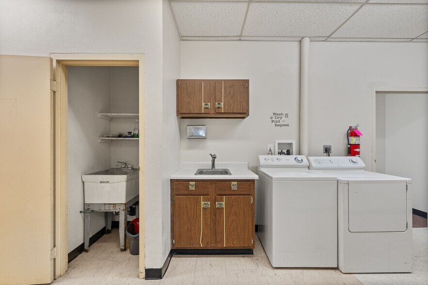 More Photos Of 1075 National Pky, Mansfield Office For Sale