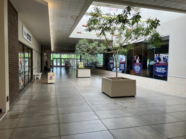 More Photos Of 100 Lincoln Sq, Urbana Unknown For Lease