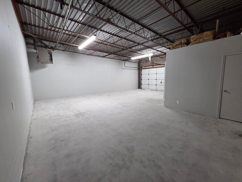 More Photos Of 9714-9748 E 55th Pl, Tulsa Light Manufacturing For Lease