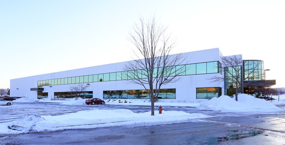 More Photos Of 7020 High Grove Blvd, Burr Ridge Flex For Lease
