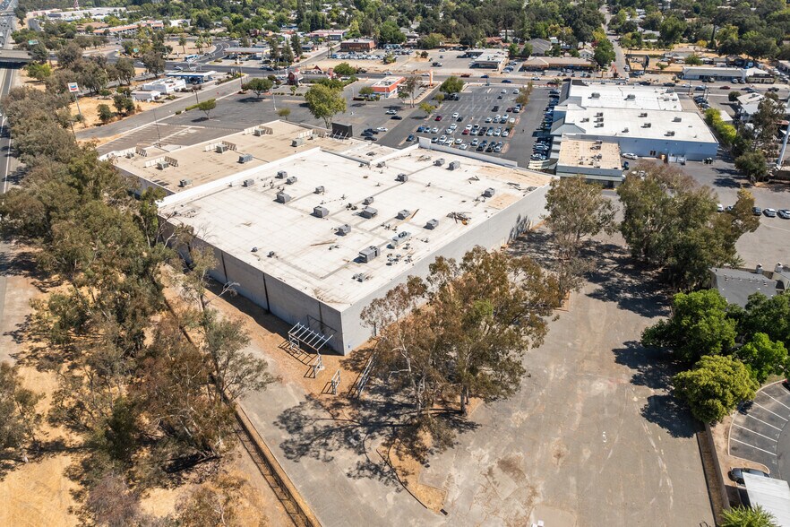 More Photos Of 8501 Auburn Blvd, Citrus Heights Freestanding For Sale