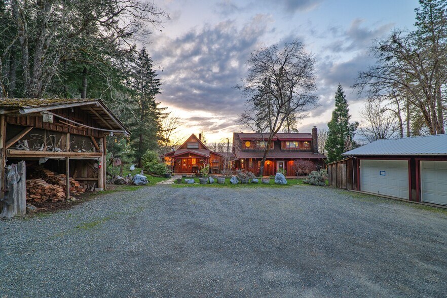 More Photos Of 3305 Dick George Rd, Cave Junction Hospitality For Sale