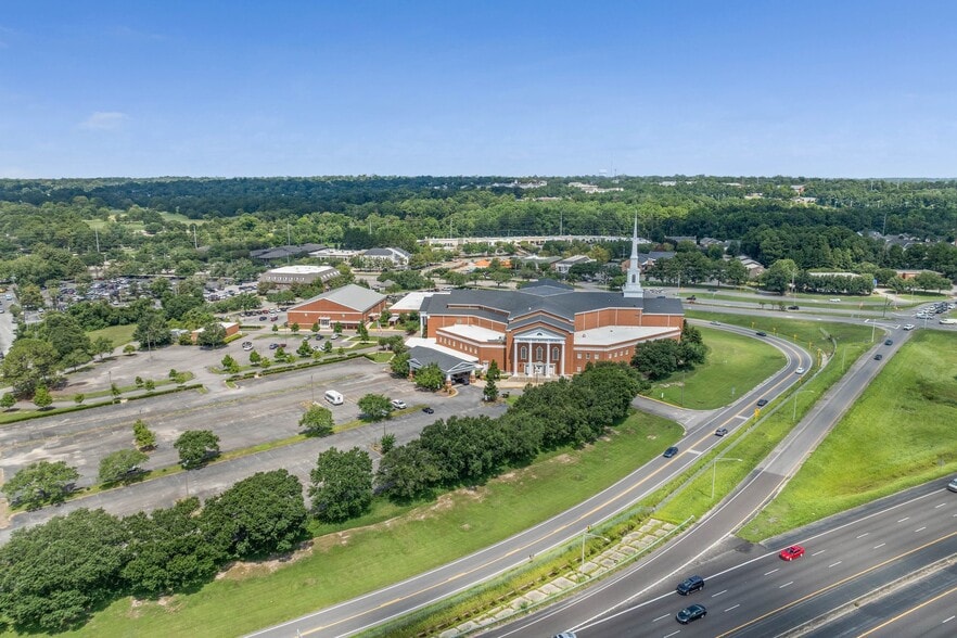 More Photos Of 3661 Dauphin St, Mobile Religious Facility For Sale