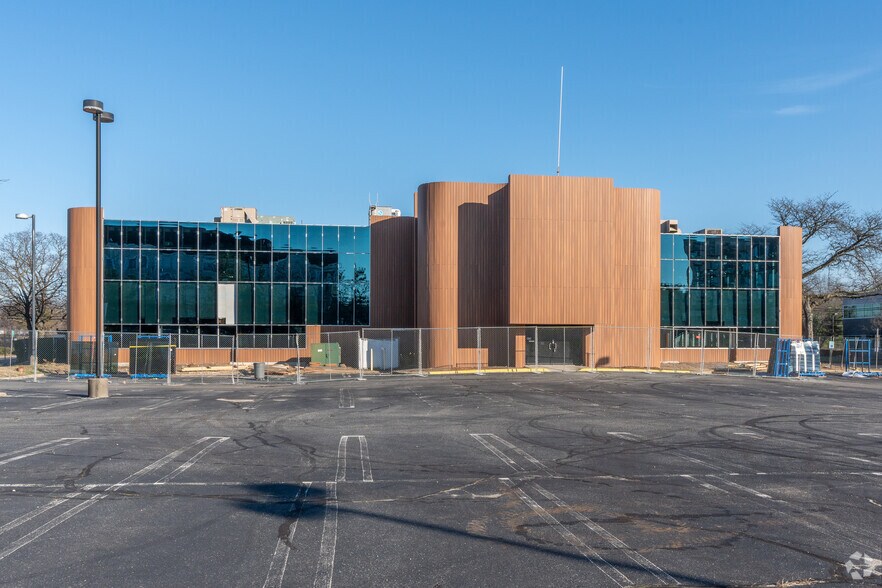 More Photos Of 875 Merrick Ave, Westbury Office For Lease
