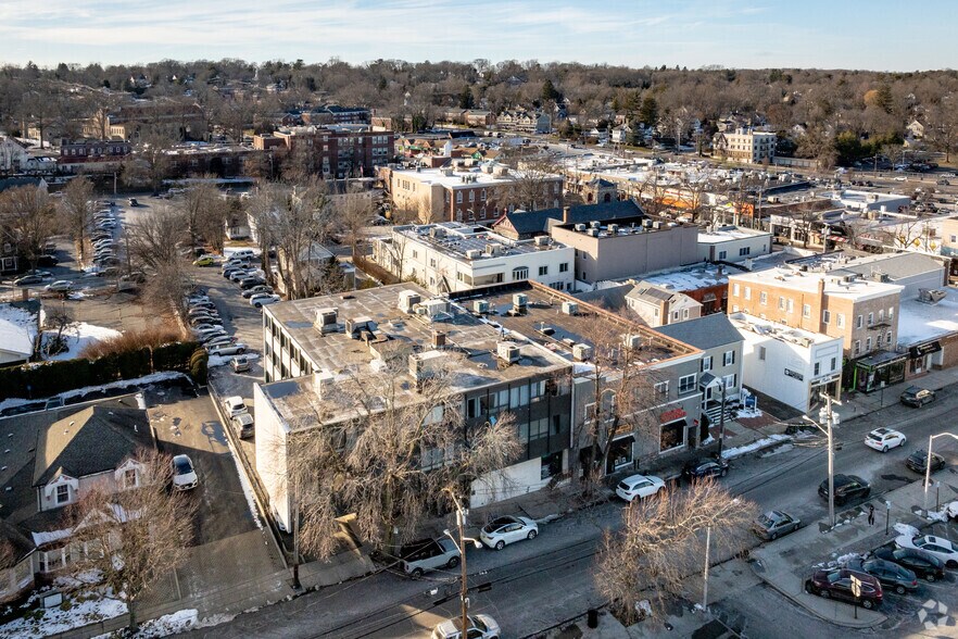 More Photos Of 23 Green St, Huntington Office For Lease