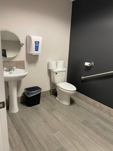 More Photos Of 10920 84 Ave, Grande Prairie Office For Sale